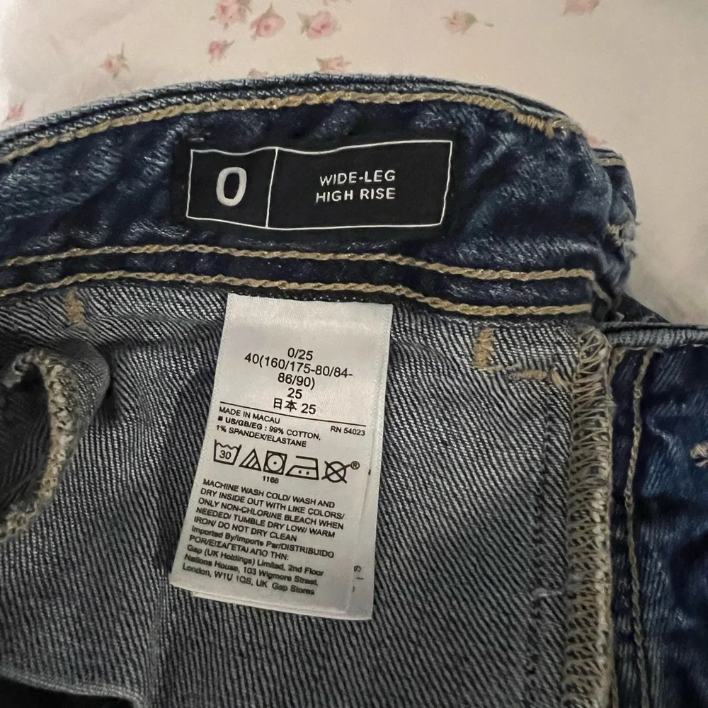 Gap High Rise Cropped Wide Leg Jeans - Picture 5 of 5